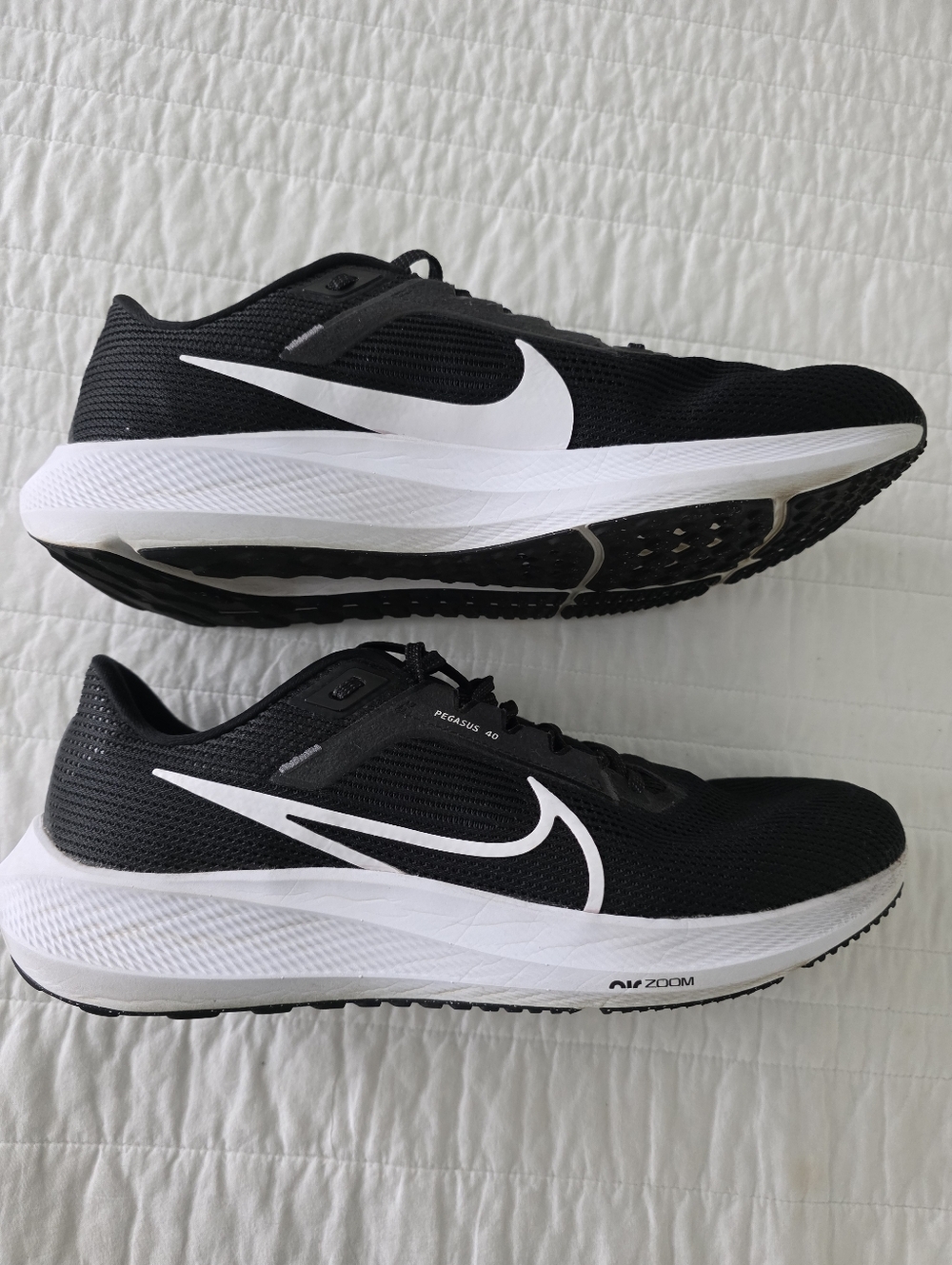 Nike Pegasus 40 Men's Size 11.5 Black and White Running Sneakers - Picture 10 of 16
